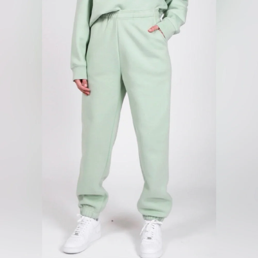 (#72)BRUNETTE THE LABEL Oversized Jogger - Picture 1 of 3